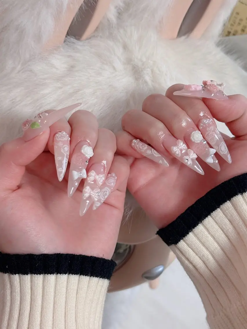ネイル オーロラネイル フレンチネイル ジェルネイル ハロウィン キラキラネイル ハンドネイル H.baby Nail Salonのネイルデザイン