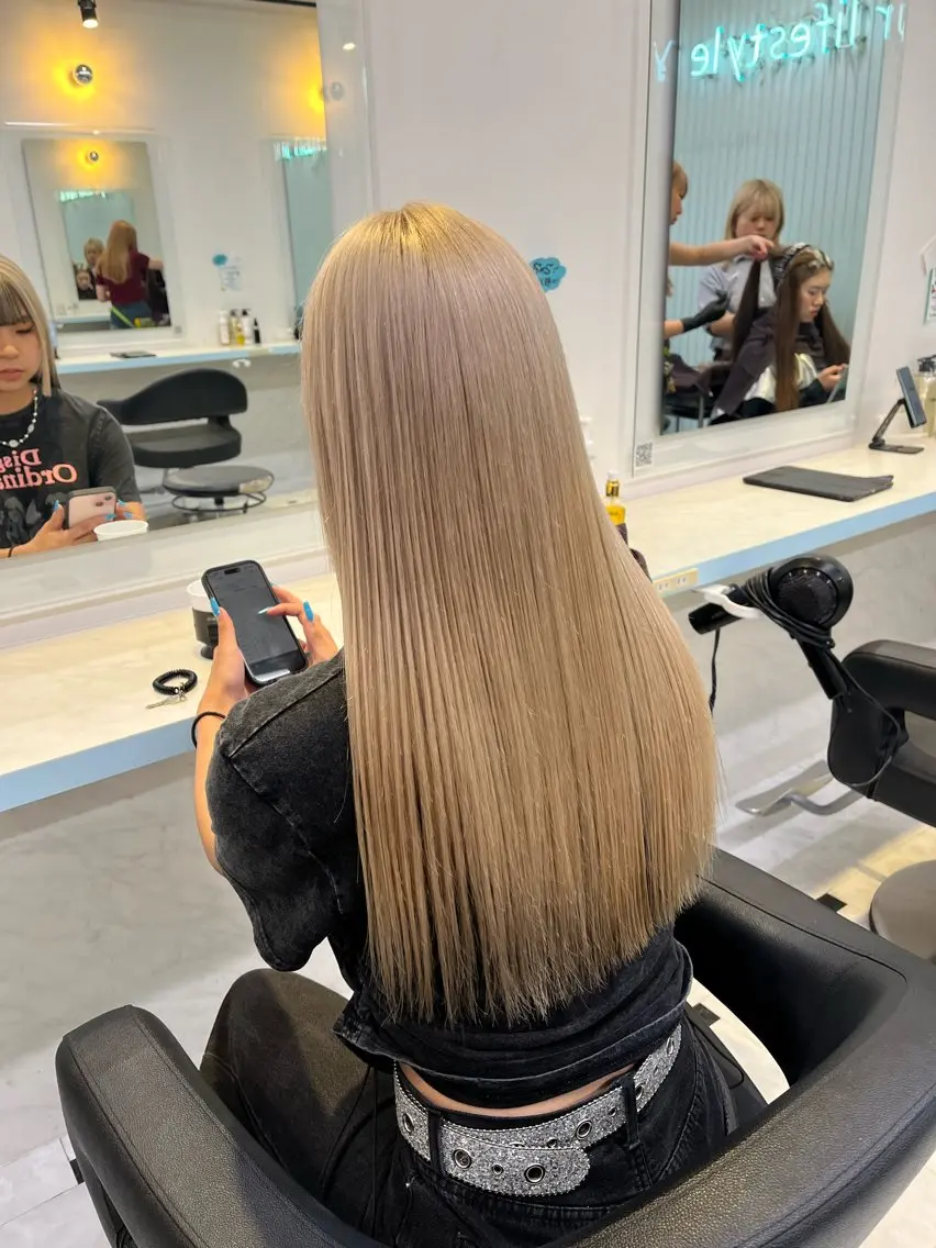 ロング カラー ヘアカラー トリートメント ブリーチカラー 🩵MIZUKIのヘアスタイル