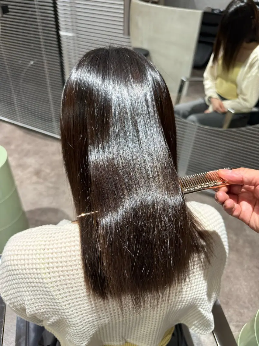 セミロング ヘアカラー トリートメント qpulaあいみ 透明感カラーのヘアスタイル