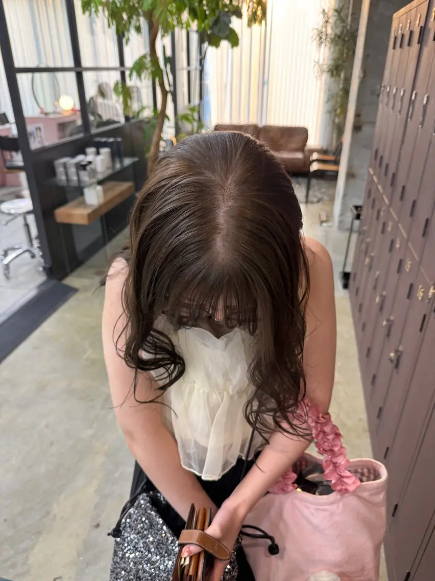 ロング カラー ブリーチ 透明感カラー ダブルカラー ブリーチなしカラー オリーブカラー カット ヘアカラー トリートメント 森田遥奈/透明感カラ ー/酸性ストレートのヘアスタイル