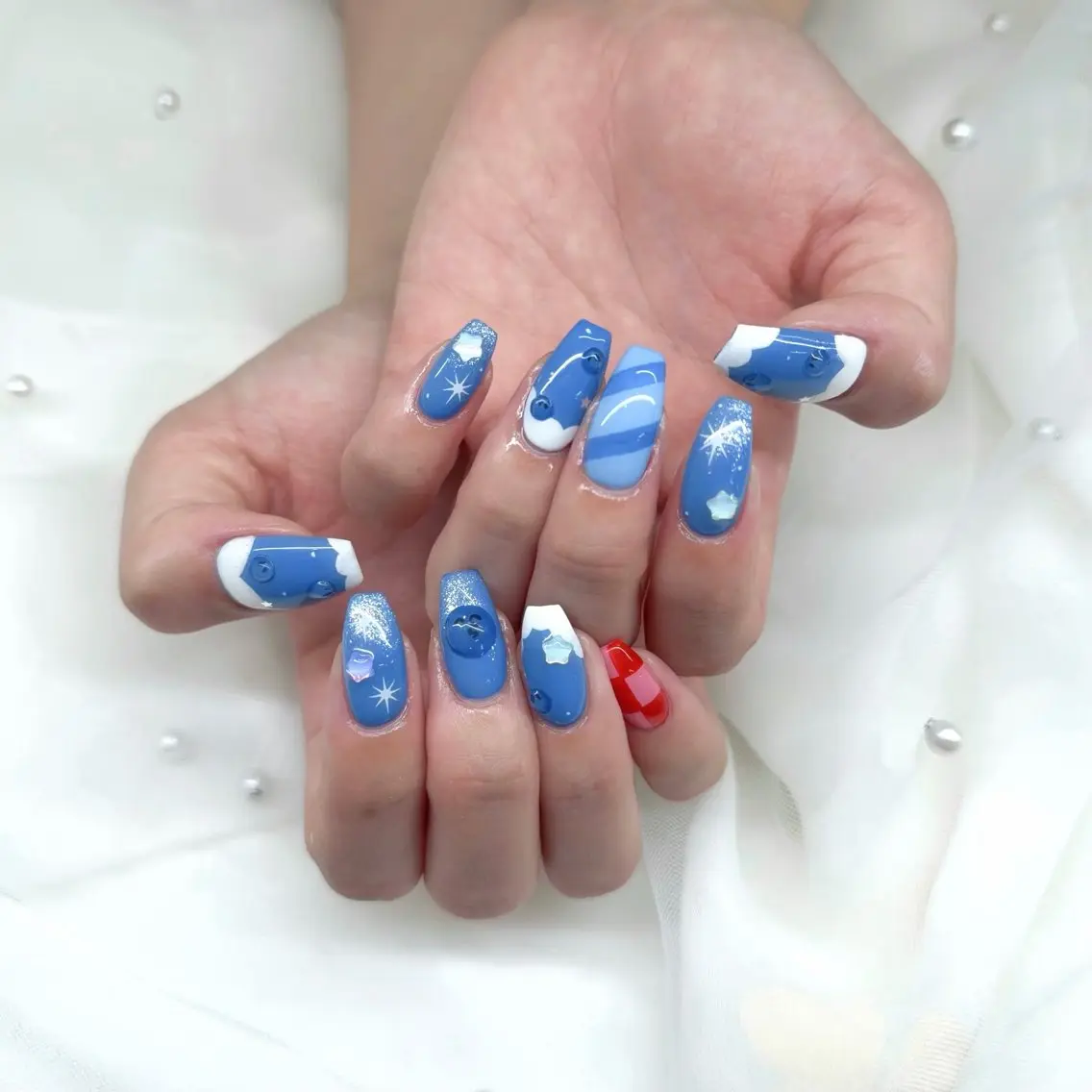 セミロング ハンドネイル LAVISH momokaのネイルデザイン