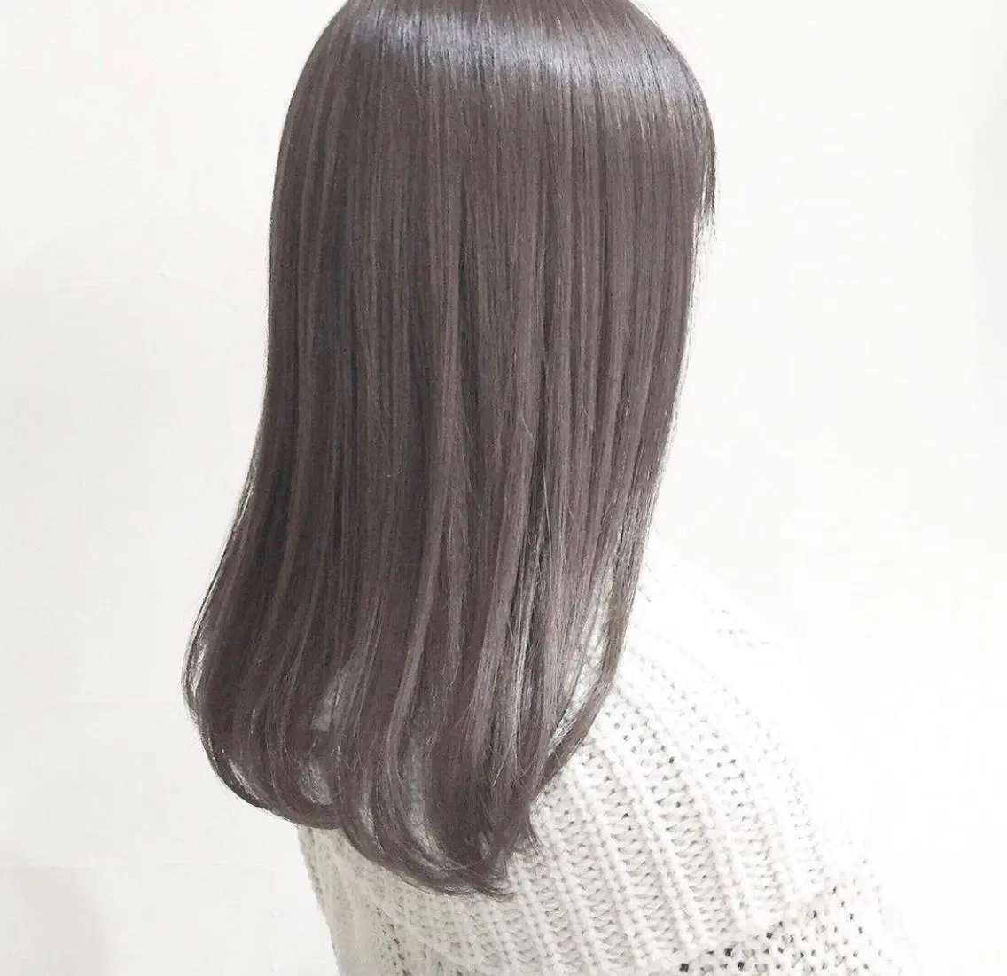 ミディアム カラー iLi 《イリ》のヘアスタイル