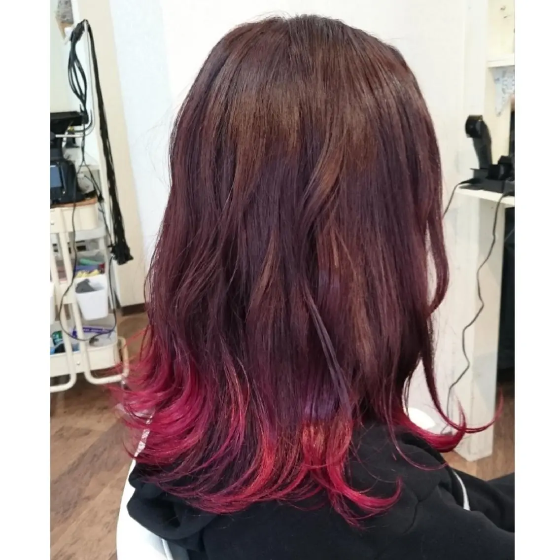 ミディアム カラー レッドカラー グラデ❣️インナー 派手髪Fumiyoのヘアスタイル