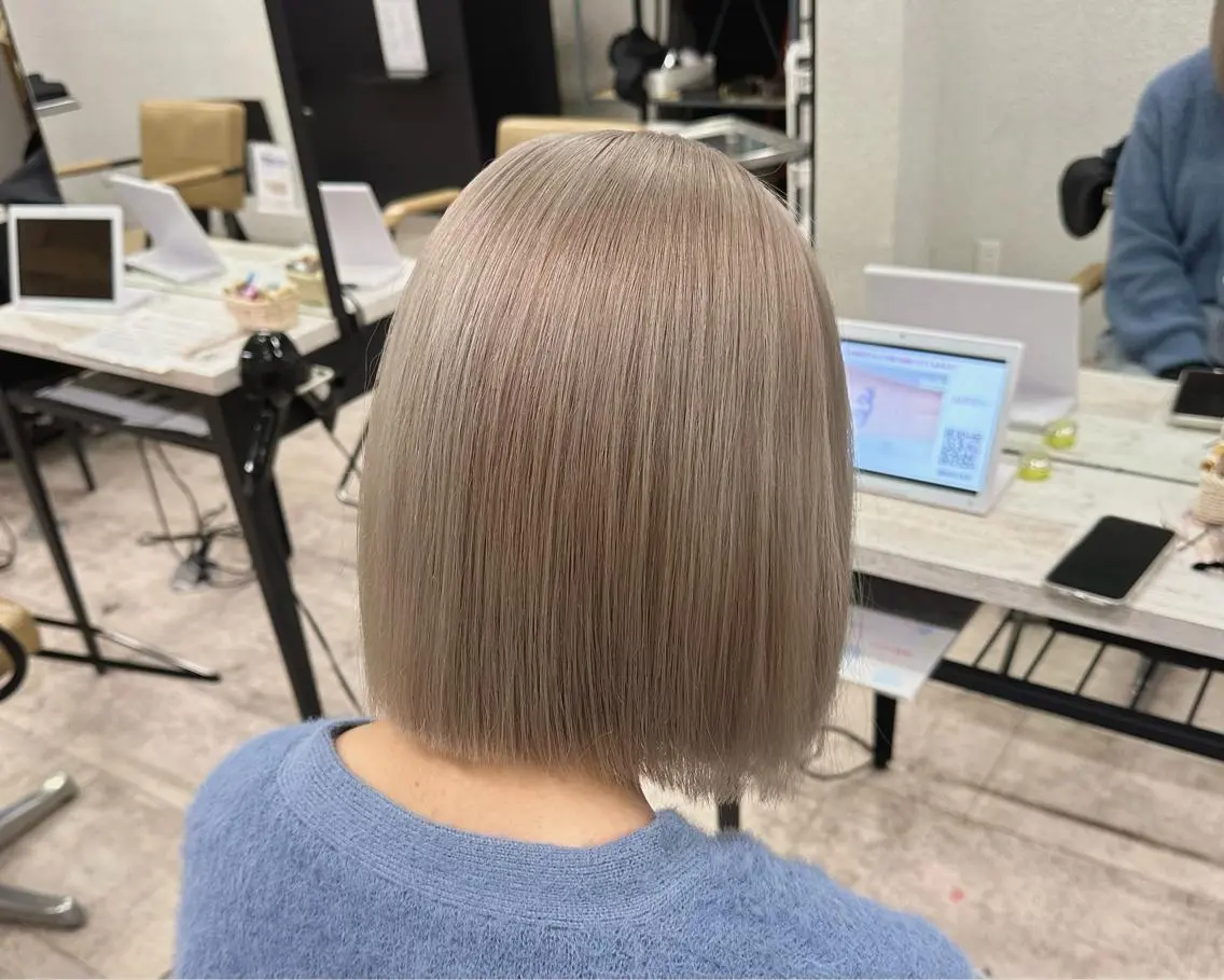 セミロング カラー カット ヘアカラー トリートメント 🦄ハイトーンカラー 🦄まるおしょうのヘアスタイル
