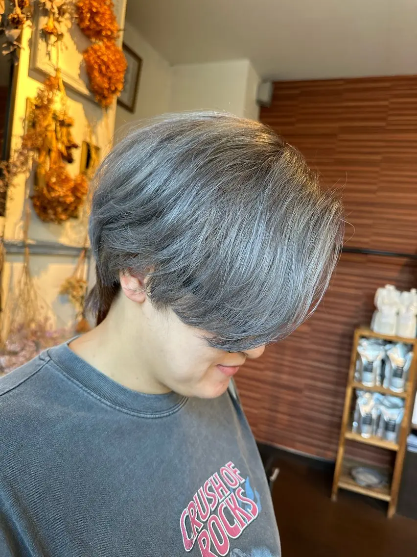 ショート カラー ハイトーンカラー カット ヘアカラー 💜推しインナー カラー/菊池柊真💜のヘアスタイル