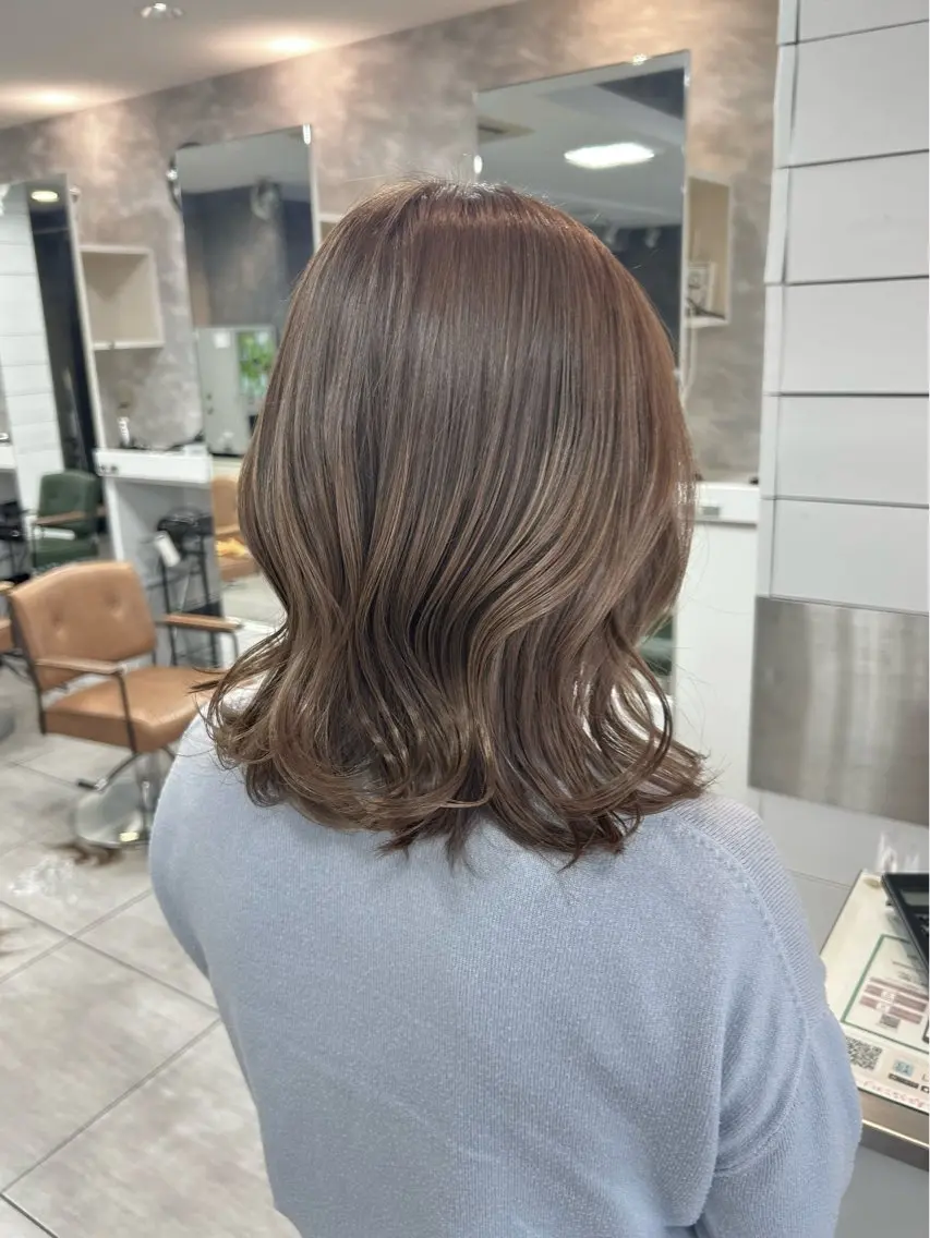 ミディアム ハイライト レイヤー/艶髪カラー 森本くるみのヘアスタイル