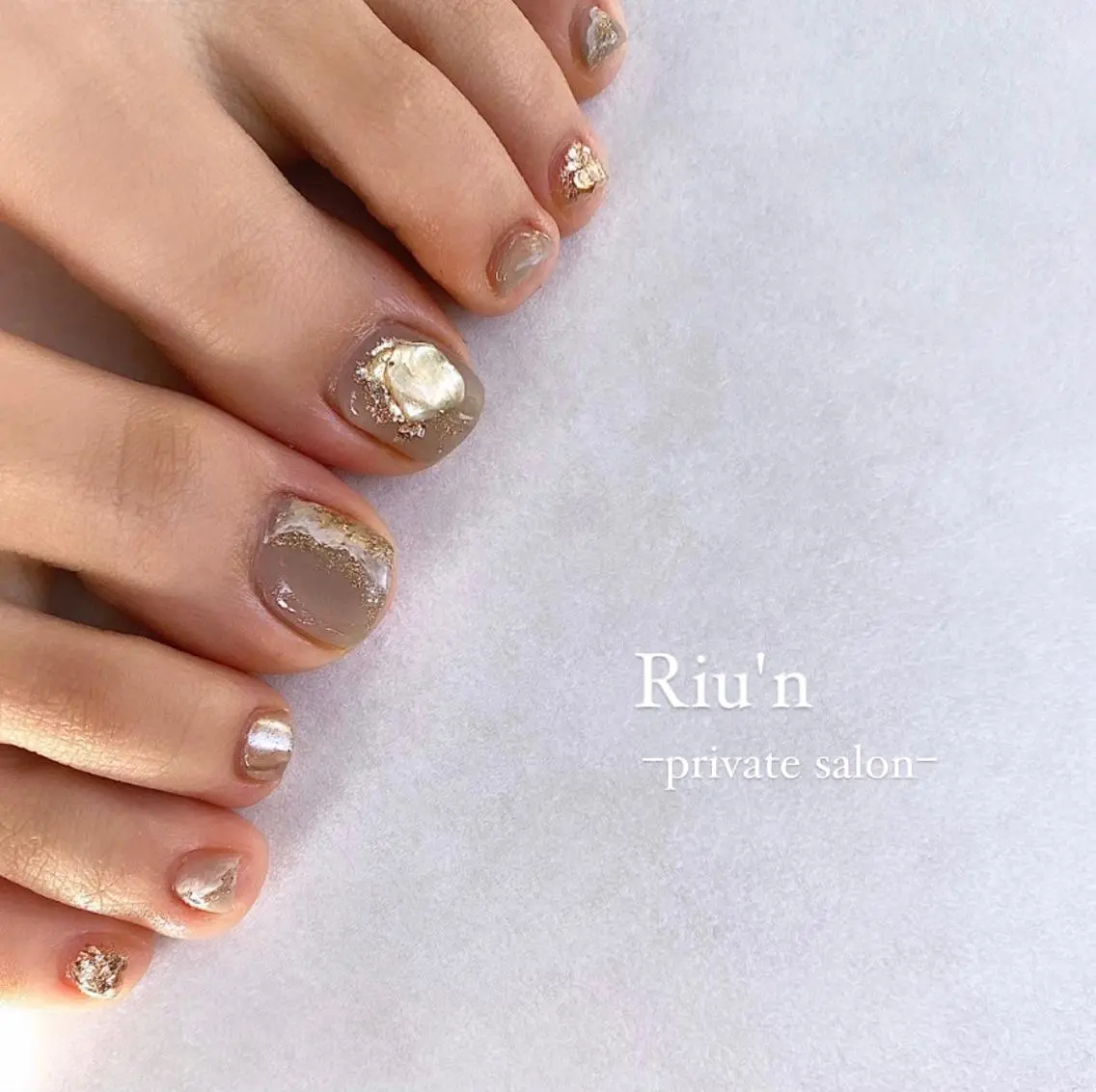 ショート フットネイル Riu*n -private-のネイルデザイン