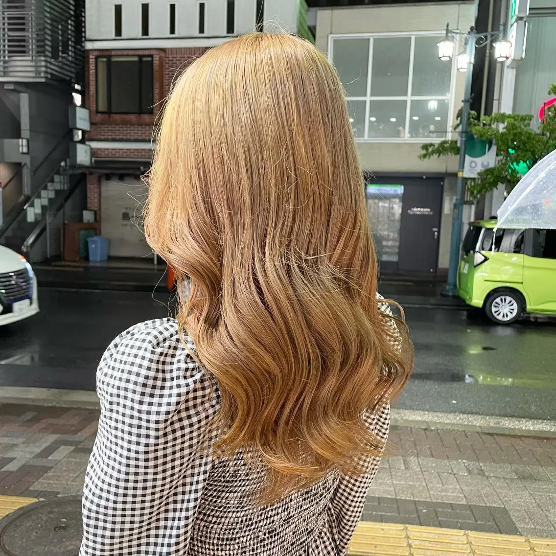 ロング カラー ハイトーンカラー aya/小顔レイヤー /柔らかカラーのヘアスタイル