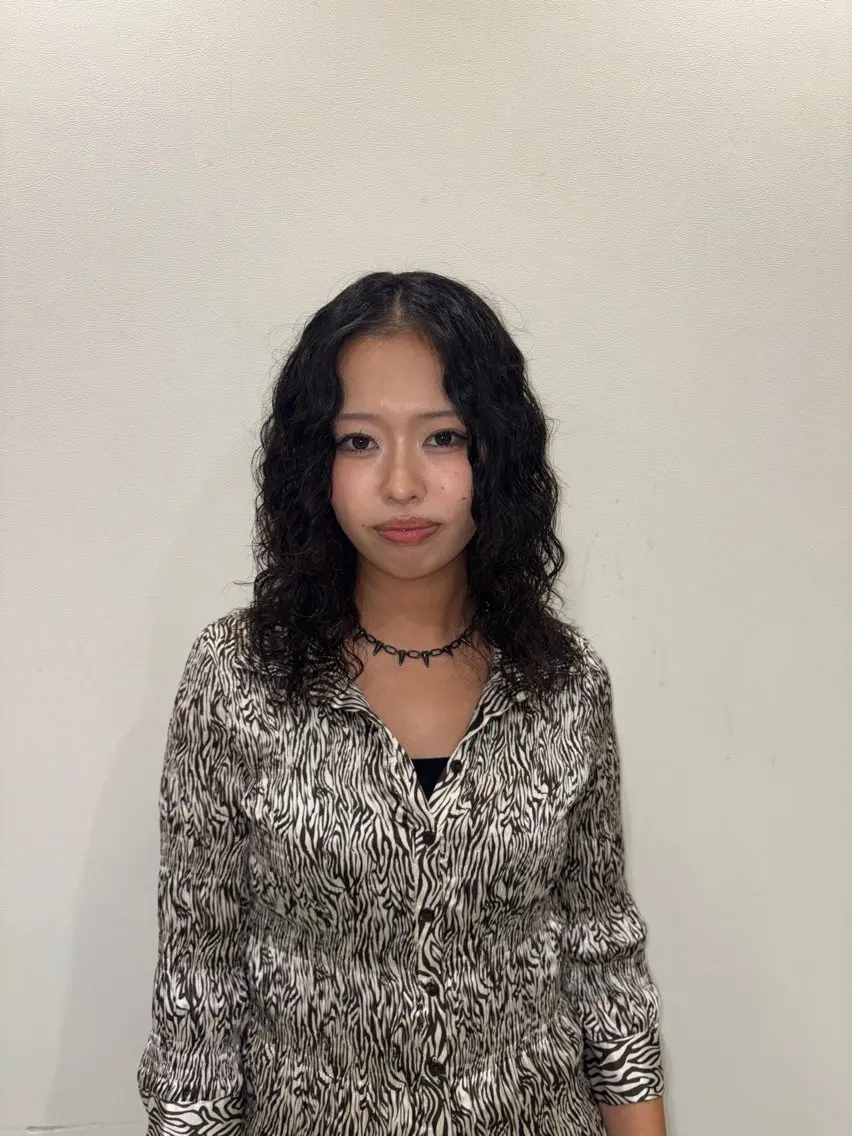 ミディアム パーマ 山野 華愛のヘアスタイル