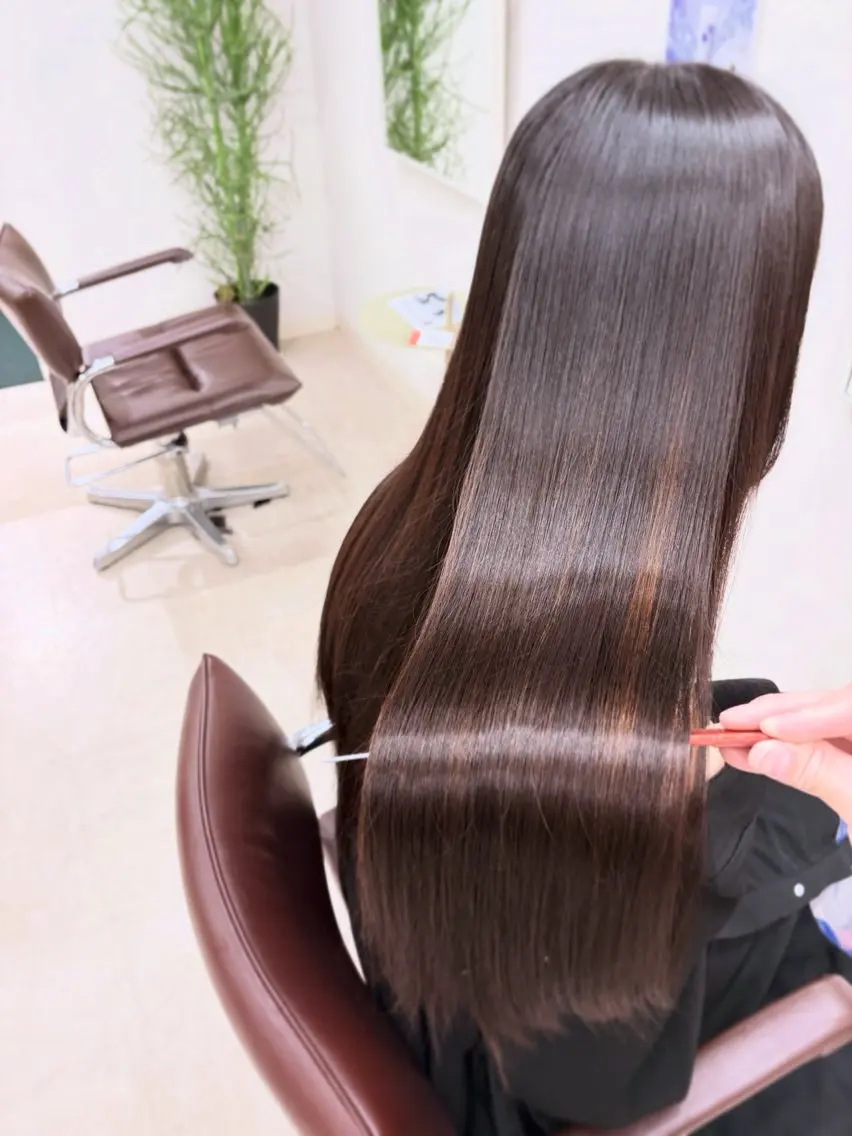 ロング カラー ヘアアレンジ ブリーチ 透明感カラー ブリーチなしカラー くびれヘア 顔まわりレイヤー カット 縮毛矯正 トリートメント 2ヶ月も綺麗に /星野六三四のヘアスタイル