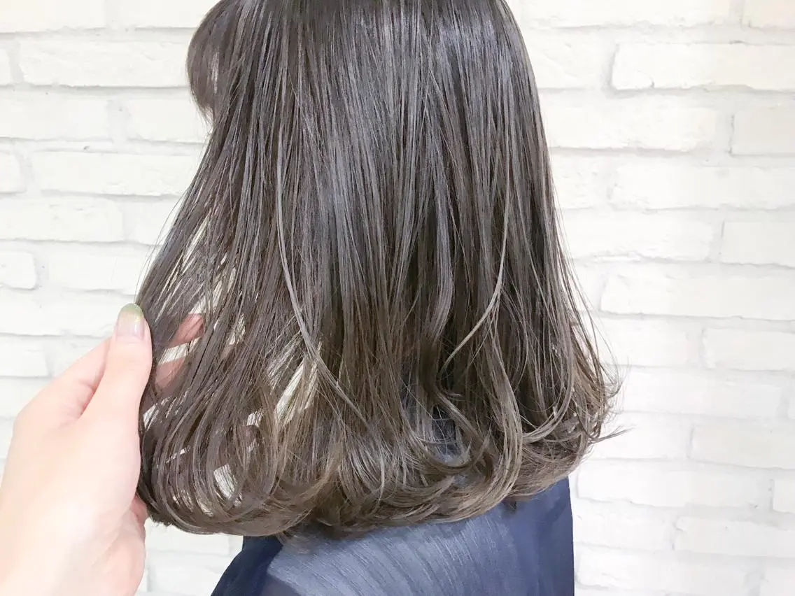 ミディアム カラー 透明感カラー 横浜🍒ルーツカラー エクステ／RIEのヘアスタイル
