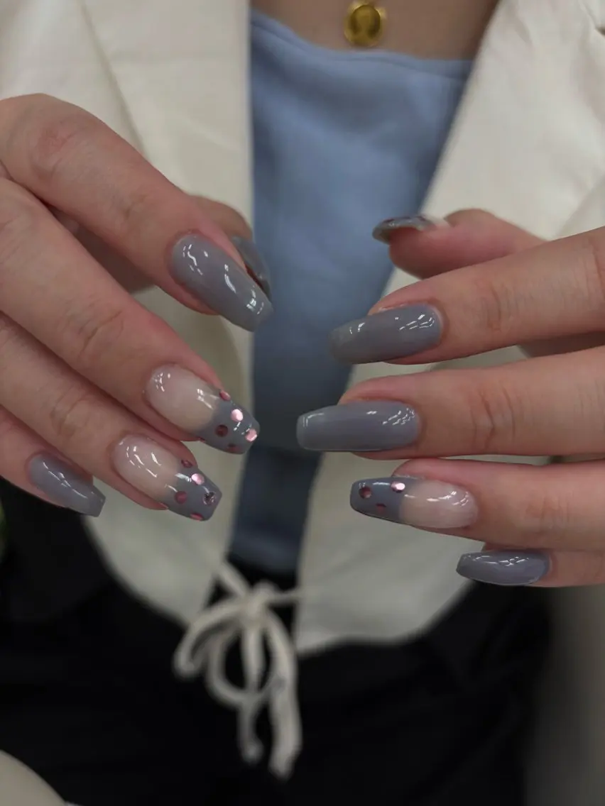 ネイル ドット フレンチネイル UEHARA ⭐︎のネイルデザイン