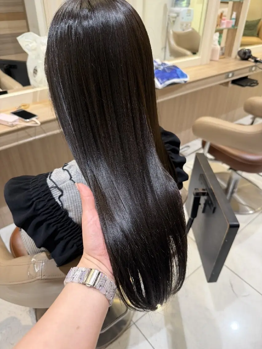 ロング ヘアカラー 狩生 美南海のヘアスタイル