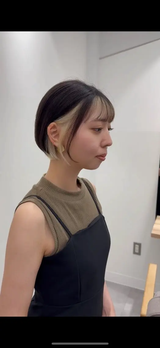 ショート カラー 千葉 佑月のヘアスタイル