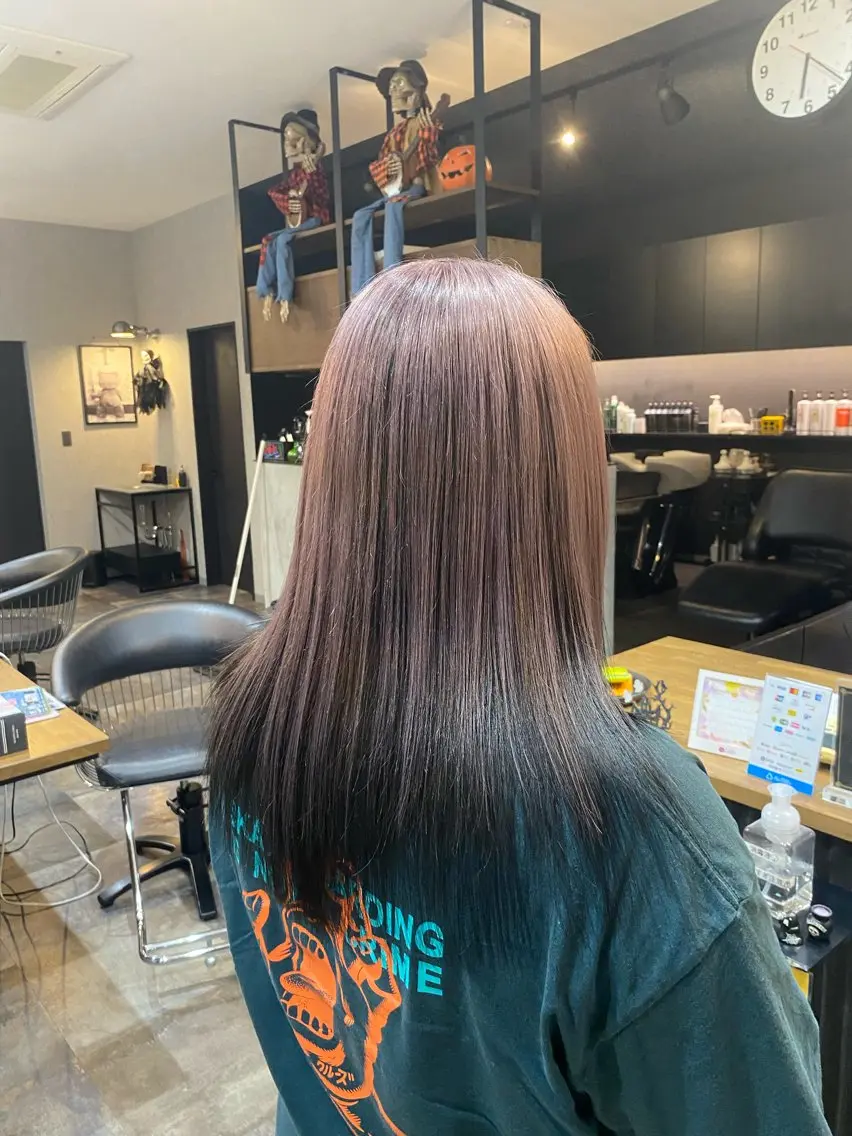 セミロング ヘアカラー わたぬき りるのヘアスタイル