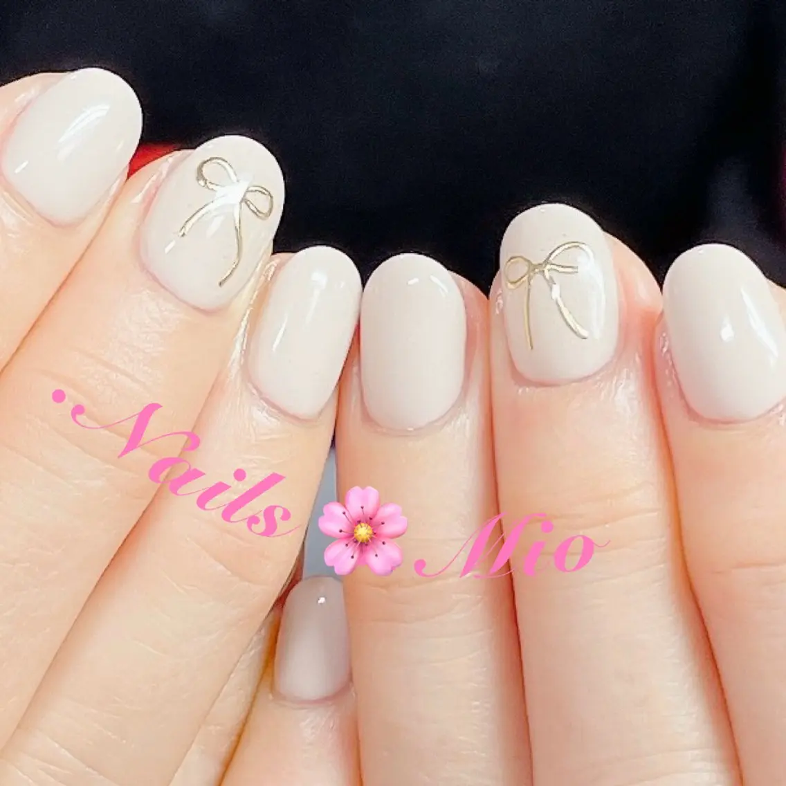 ネイル アートネイル ジェルネイル ワンカラーネイル 赤色 リボン .Nails Mio 赤羽西ネイルサロンのネイルデザイン