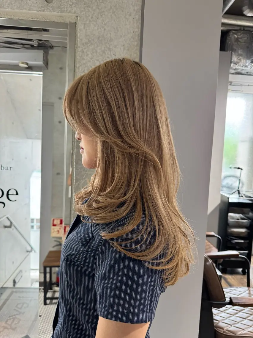 ロング カラー ロングレイヤー レイヤーカット ロング カット トリートメント TOKUYAMA AYANOのヘアスタイル