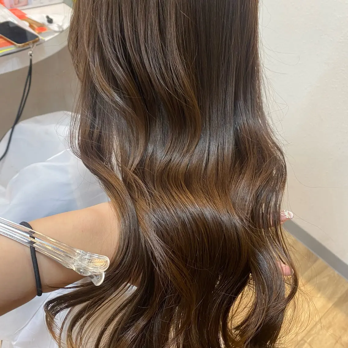 セミロング ブリーチなし透明感 🕊ワダ　ユイのヘアスタイル