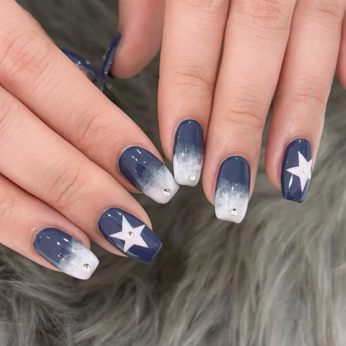 ミディアム ハンドネイル SHELL NAIL 🐰ｎｏａ🐶のネイルデザイン