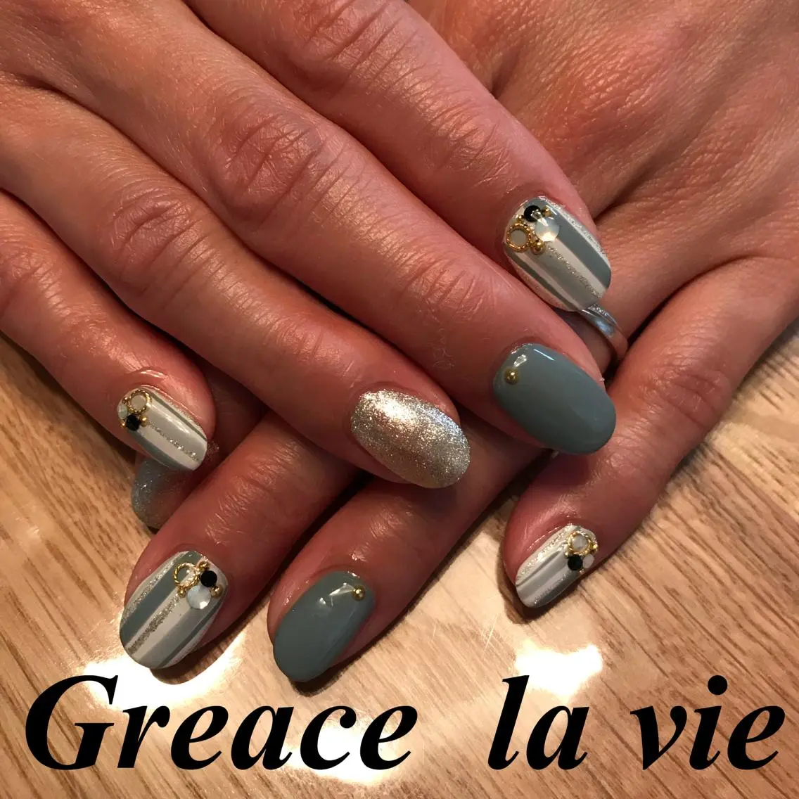 ミディアム カラー パーマ ヘアアレンジ キッズ ネイル マツエク・マツパ Greace  la vieのネイルデザイン