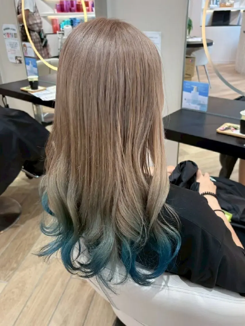カラー 中谷 朱里のヘアスタイル