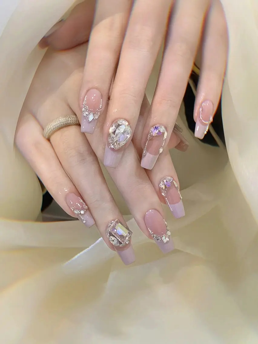 ネイル 長さ出し フットネイル フレンチネイル ジェルネイル ガラスフレンチ More Glam八王子店のネイルデザイン