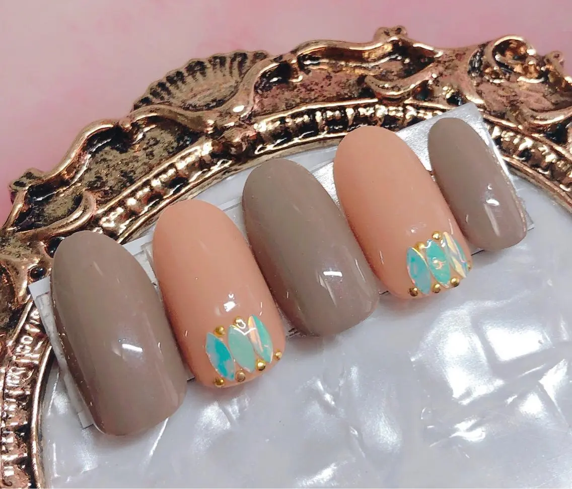 ネイル ハンドネイル CROWN プライベートサロンのネイルデザイン