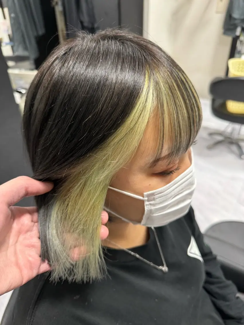 ミディアム カラー ヘアアレンジ 切りっぱなしボブ ミストバング ブリーチ ダークグレー デザインカラー カット ヘアカラー トリートメント 目黒 碧人のヘアスタイル
