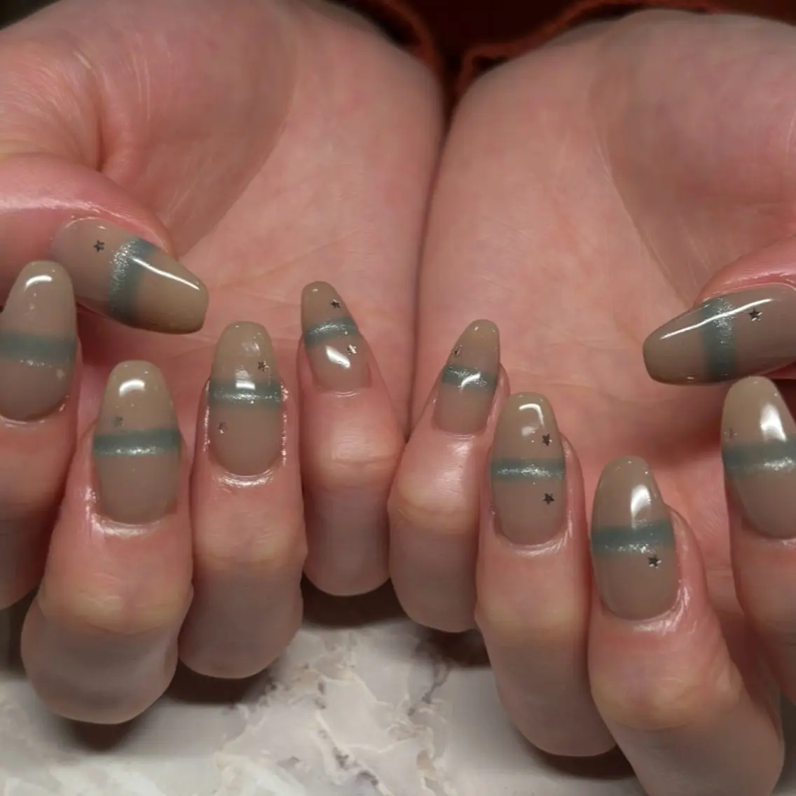ネイル アートネイル ボーダー シンプルネイル 🦋hana / nail / AOのネイルデザイン