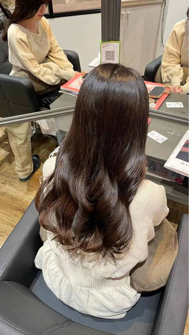 ロング カラー 高木 彩愛のヘアスタイル