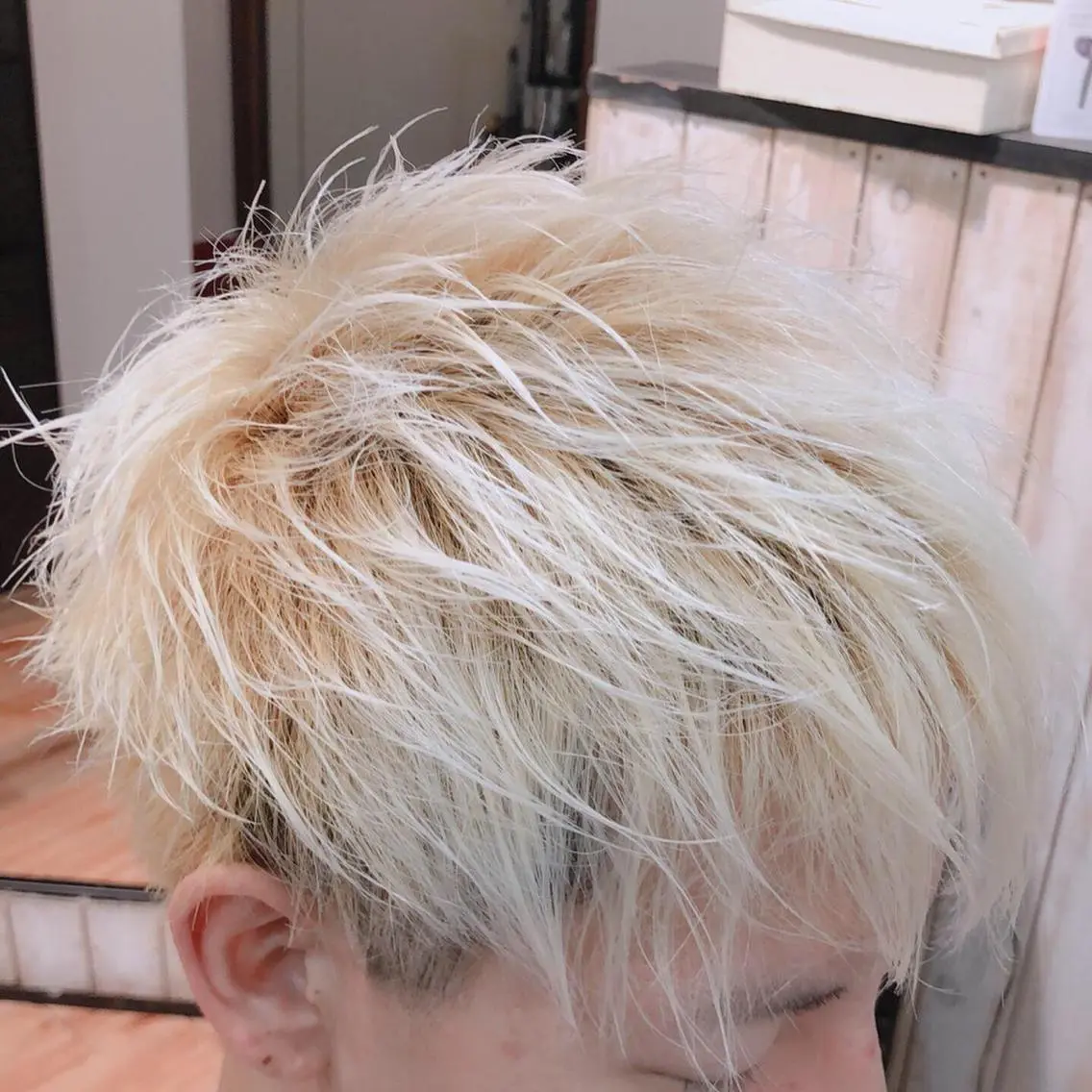 カラー メンズ メンズブリーチ ブリーチ taishi taishiのヘアスタイル