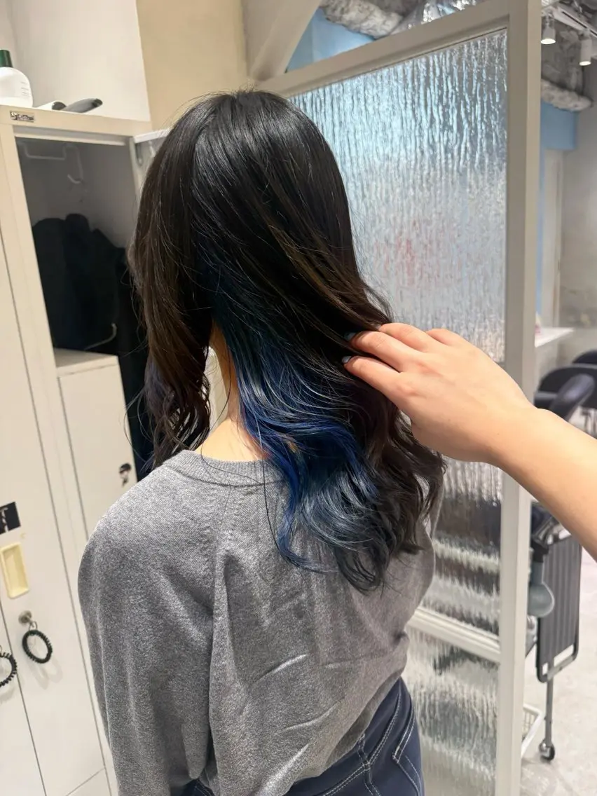 ロング カラー アッシュ ベージュカラー ブリーチ ブルーカラー 透明感カラー ヘアカラー ハイトーン/ブリーチ 💙みずき💙のヘアスタイル