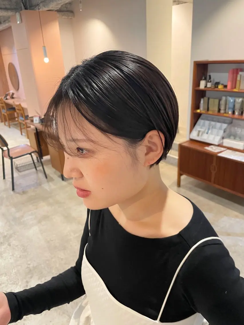 ショート カラー 丸みショート シースルーバング ショートヘア カット ヘアカラー トリートメント Takuma Suzuki中目黒のヘアスタイル