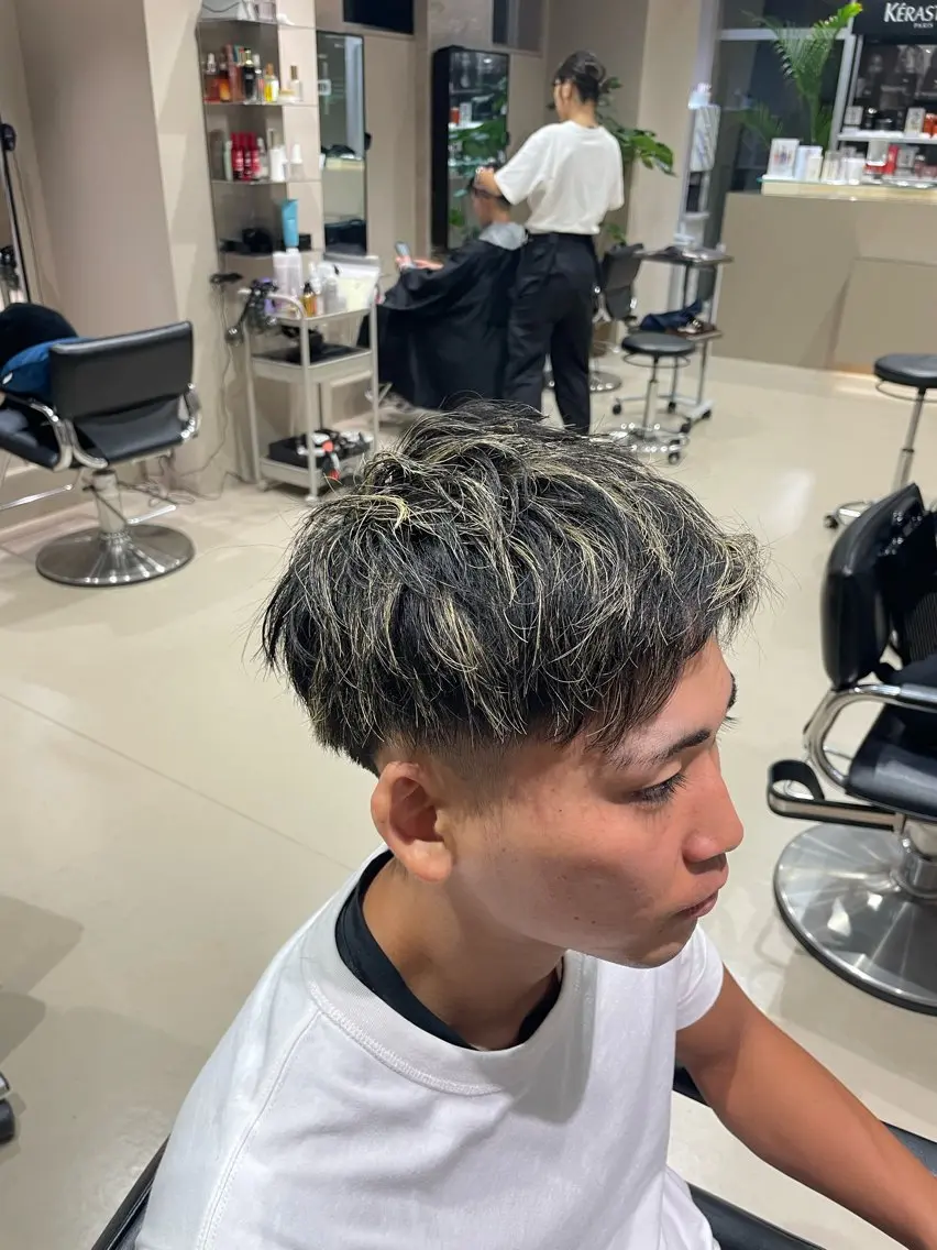 メンズ アップバング フェードカット メンズハイライト けいせい/横浜/ カラー、パーマ、縮毛のヘアスタイル