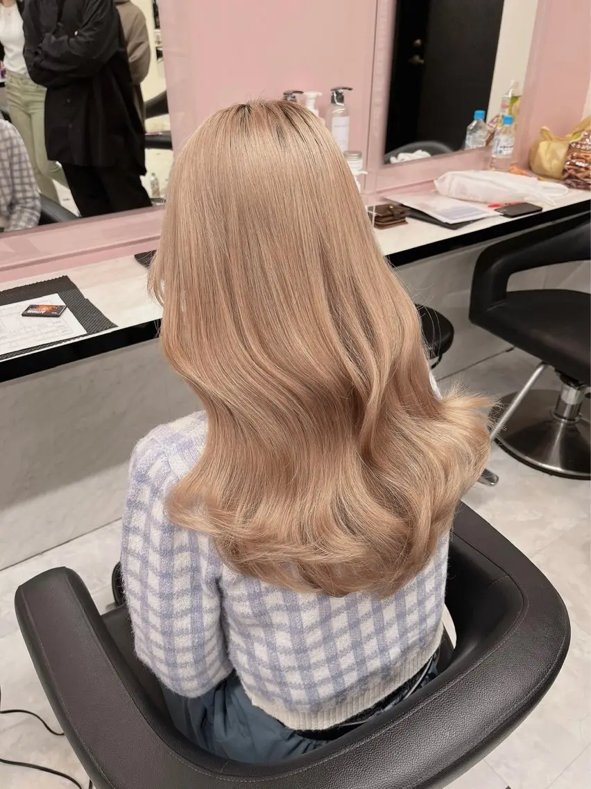 セミロング カラー ヘアアレンジ 韓国レイヤー&ピンク 艶髪🩶maikoのヘアスタイル