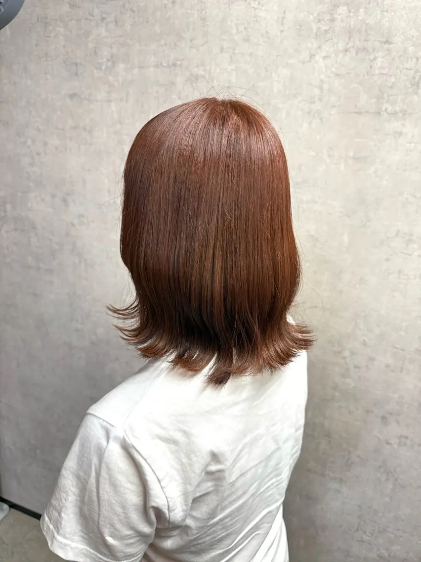 ミディアム オレンジブラウン ヘアカラー 奴賀 詩のヘアスタイル