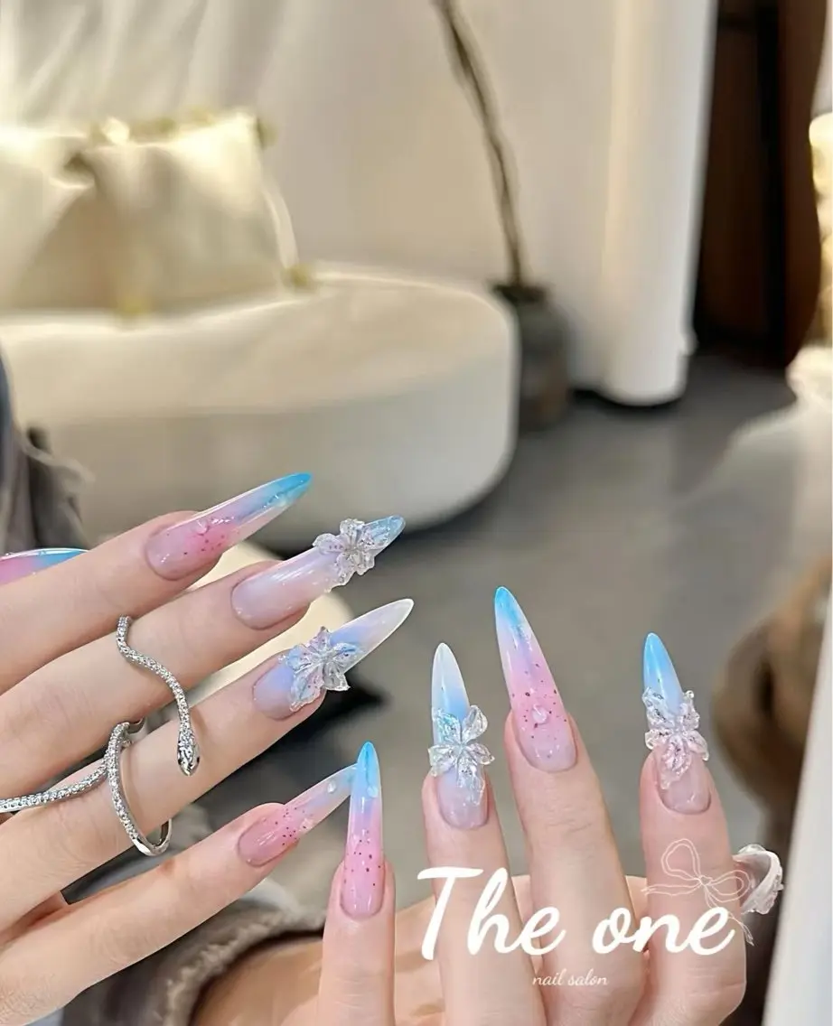 ネイル Theone栄店 赤松のネイルデザイン