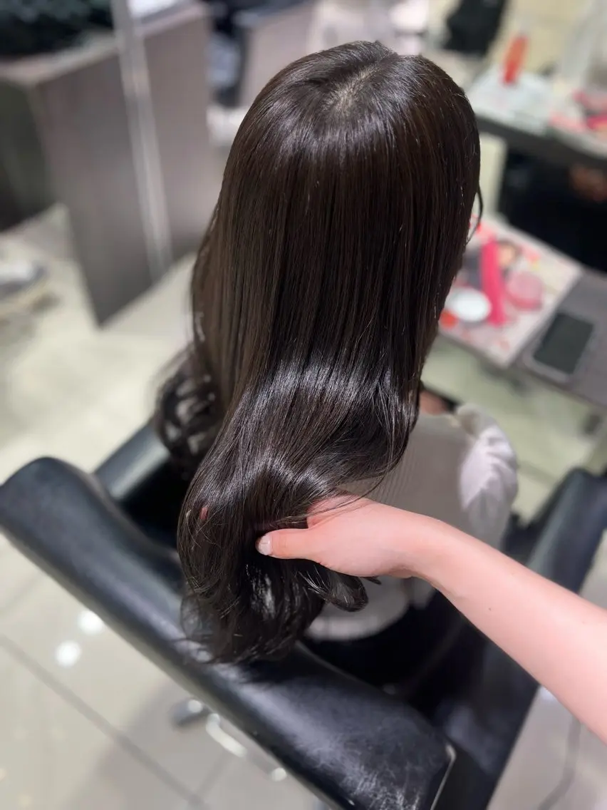 ロング カラー レイヤー×艶髪🤎. 𝜗𝜚hitomiのヘアスタイル