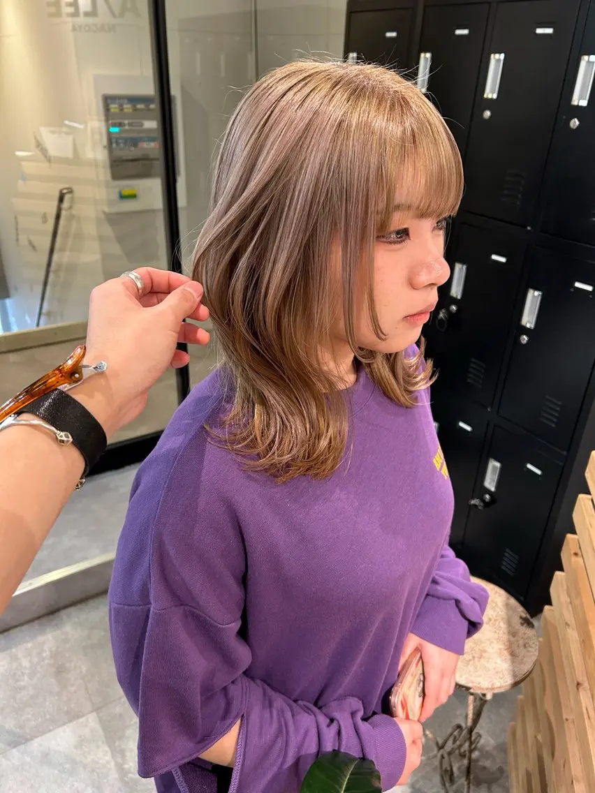 ミディアム カラー ベージュカラー ミルクティーベージュ ウルフカット カット ヘアカラー トリートメント ウルフカット レイヤーカット上柿のヘアスタイル