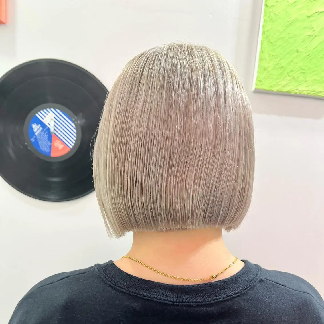 ショート カラー ヘアアレンジ 🧨ブリーチー×ボブ レイヤー💎じゅえるのヘアスタイル
