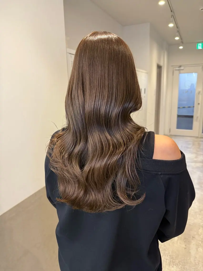 ロング レイヤーカット ヘアカラー 早田 華のヘアスタイル
