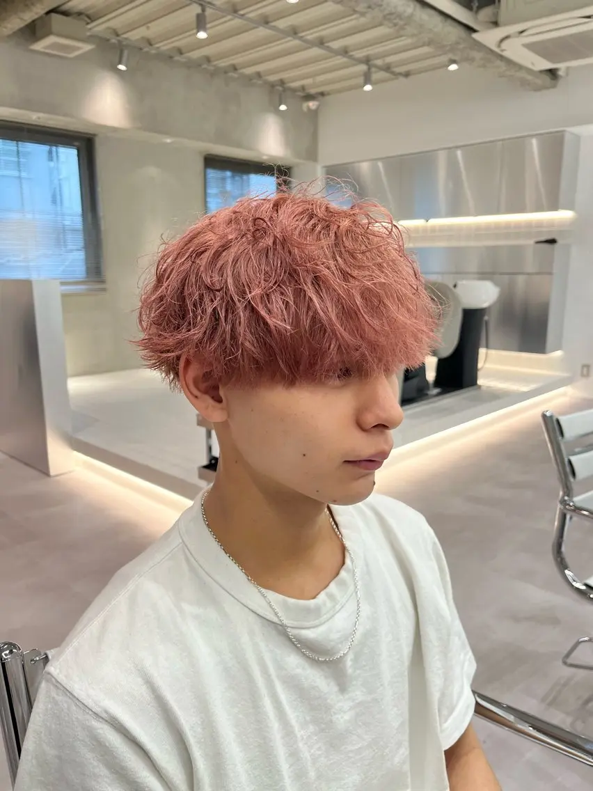 ショート カラー メンズ ⚡メンズパーマフ ェードカットTomyのヘアスタイル