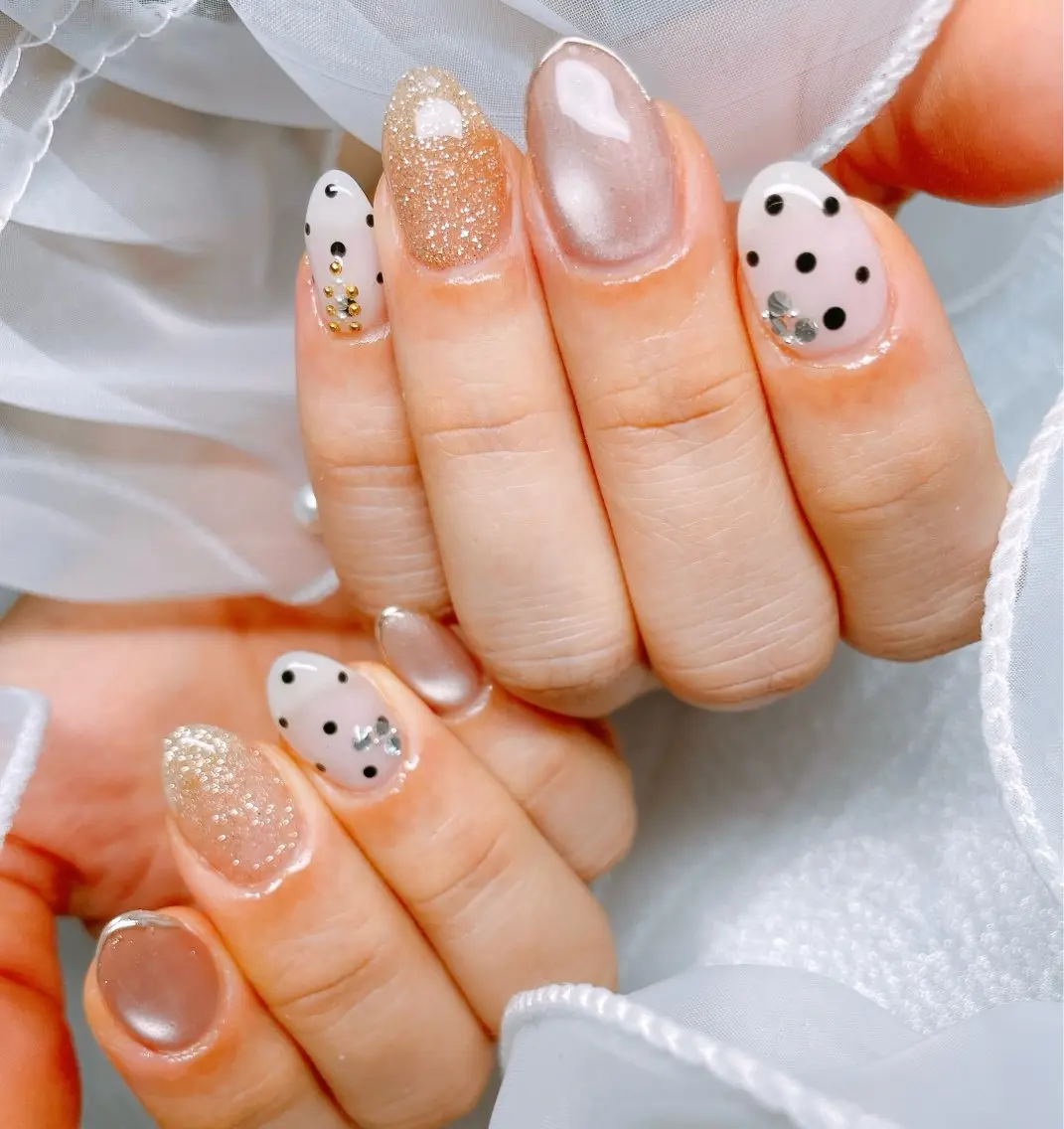 ネイル マグネットネイル ミラーネイル シンプルネイル ハンドネイル ハンドケア GAL_ NAILのネイルデザイン