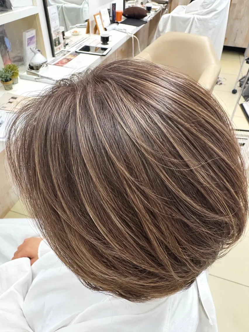 ショート カラー ハイライトカラー ハイライト カット ヘアカラー 白髪ぼかし/ショート MAEKAWAのヘアスタイル