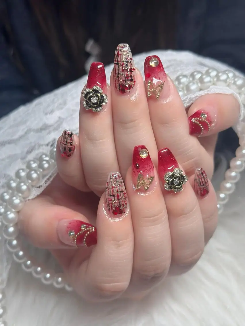 ネイル オーロラネイル フレンチネイル ジェルネイル ハロウィン キラキラネイル H.baby Nail Salonのネイルデザイン