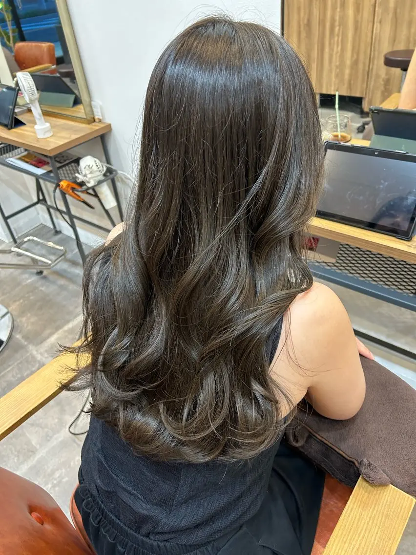 ロング 柏韓国ヘア 白石芽衣のヘアスタイル