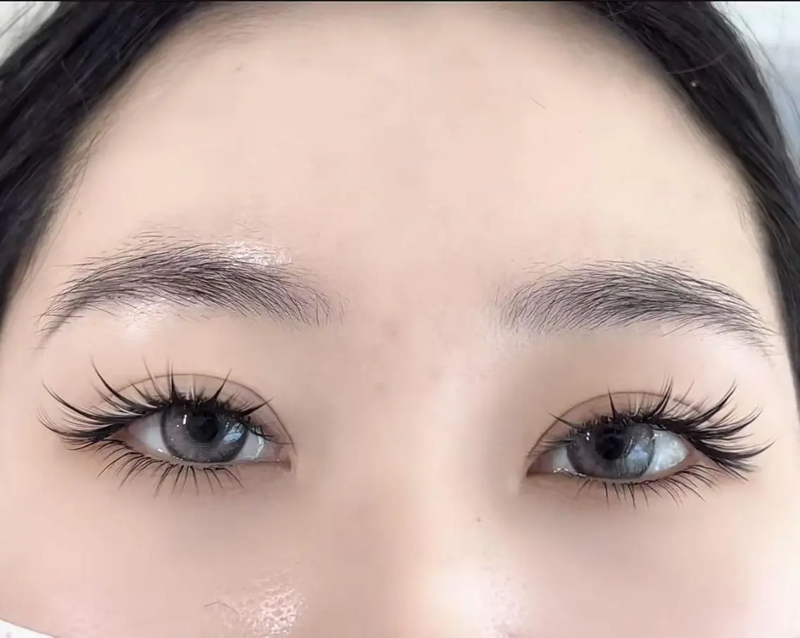 マツエク・マツパ バインドロック 束感まつ毛 フラットラッシュ 韓国風マツエク 下まつげエクステ Maki💝ネイル& マツエク🎀LED店のネイルデザイン