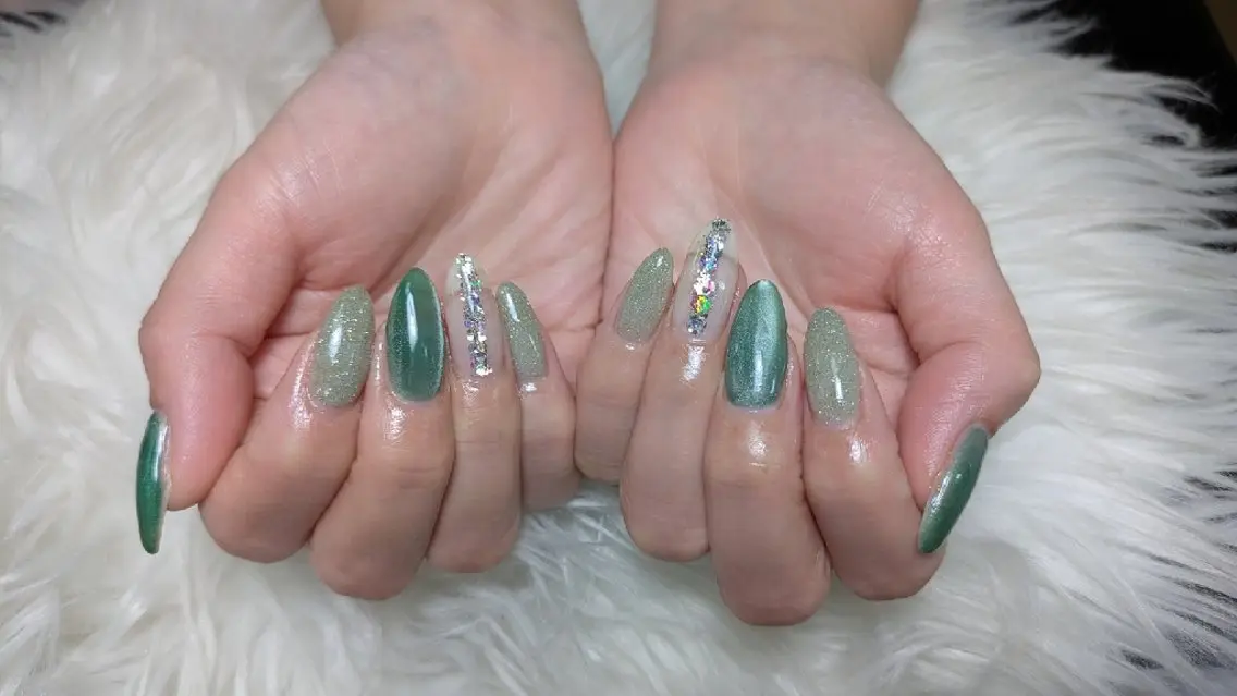ネイル ロングネイル マグネットネイル 持ち込み ハンドネイル m&pPrivate nailsalonのネイルデザイン