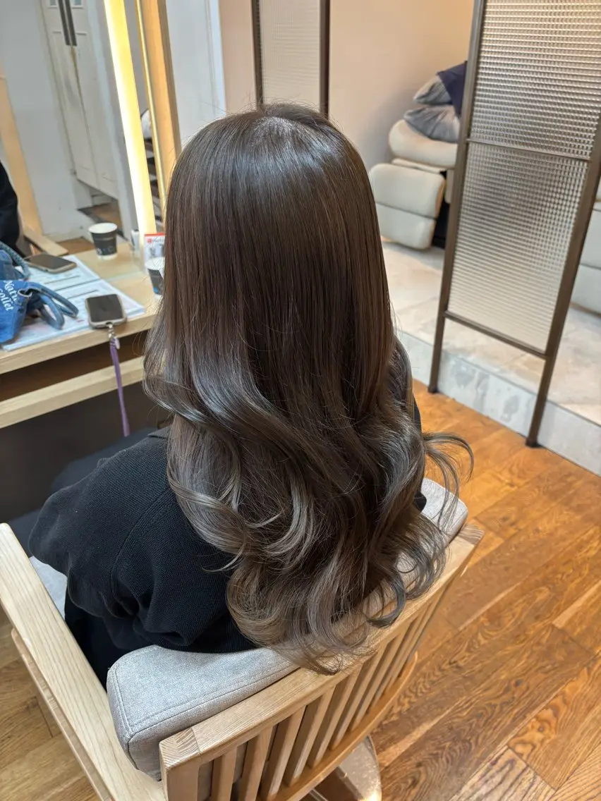 ロング カラー アッシュ 透明感カラー 髪質改善 縮毛矯正 カット ヘアカラー トリートメント 韓国ヘア sasugaのヘアスタイル