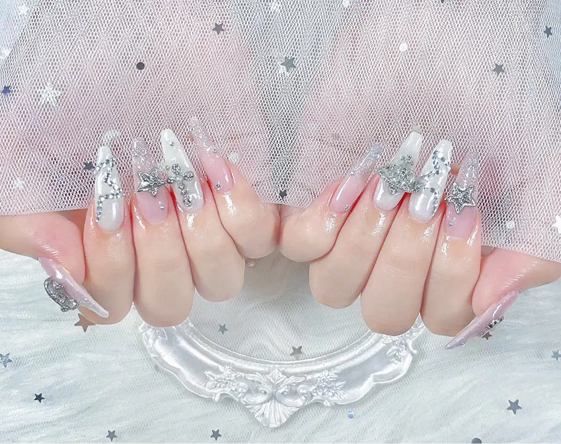 ネイル チークネイル ドット 長さ出し フットネイル フレンチネイル ハンドネイル Hana Nail Salonのネイルデザイン